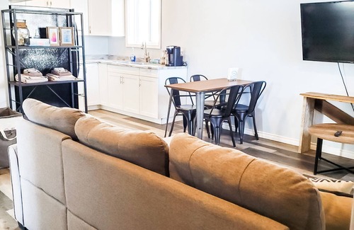 Timmins Apartment | Sunflower Retreat - Private 2 Bedroom, 1 Bath