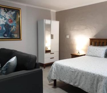 Walvis Bay Bed & Breakfast | Sunflower Self-Catering