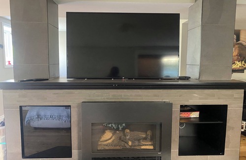 Northeast Edmonton Apartment | Sunkissed Private basement -10 minutes from Downtown and most convention centers