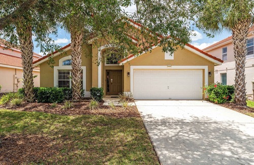 Solana House | Sunkist Getaway Summa