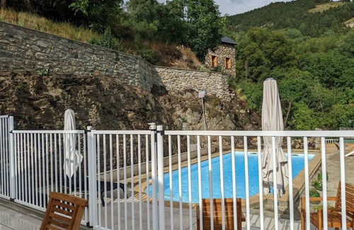 Llo Ski Chalet | Sunlight and quiet. Mountains, thermal baths and pool in summer. View on village