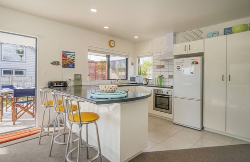 Whitianga House | Sunlight Bach - Whitianga Holiday Home