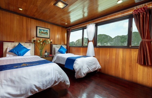 Cat Hai Boat Rental | Sunlight Cruise