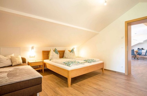 Gatschach Apartment | Sunlit Apartment near Ski Area in Weissensee