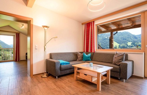 Gatschach Apartment | Sunlit Apartment near Ski Area in Weissensee