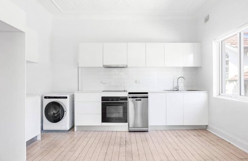 Tamarama Apartment | Sunny 1-Bedroom Apartment in Tamarama