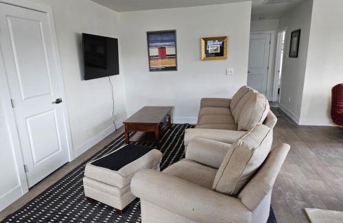 University Park Apartment | Sunny, 2nd Level, 2Bed, 2Bath, Kitchen