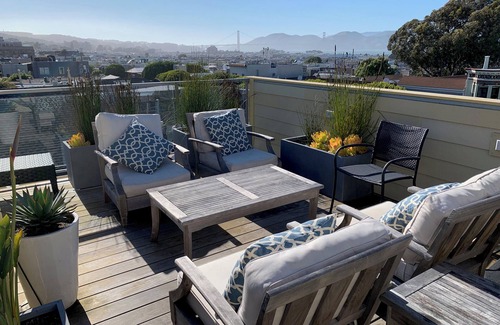 Cow Hollow Apartment | Sunny 3 Bedroom -Best San Francisco Neighborhood-Roofdeck w. Epic Views