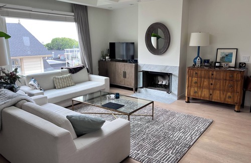 Cow Hollow Apartment | Sunny 3 Bedroom -Best San Francisco Neighborhood-Roofdeck w. Epic Views