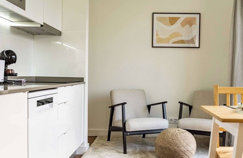 Alcantara Apartment | Sunny Alcântara Apartment with Pool & Garden