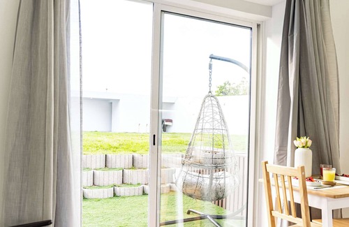 Alcantara Apartment | Sunny Alcântara Apartment with Pool & Garden