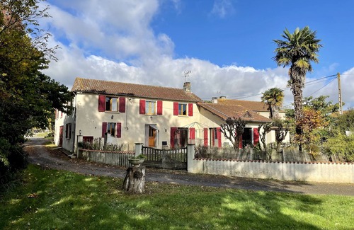 Pouydraguin House | Sunny and lighted village house, with swimming pool, and view of the vineyards
