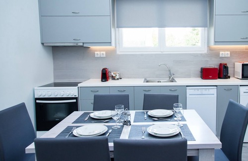 Glyfada Apartment | Sunny and minimal apt in Glyfada with 3 bdrm