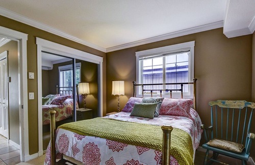 Rutland House | ☀️Sunny☀️ And Spacious 4 Bedroom Townhouse. Netflix. Close to Mall🛍️ & beaches 🏖️
