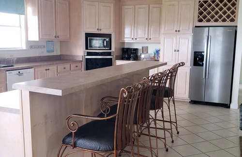 Josephine House | Sunny and Spacious. Quiet Waterfront Home Perf 4 Big Families/Boat Lovers&Kids