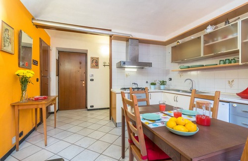 Vanchiglietta Apartment | Sunny Apartment by Wonderful Italy