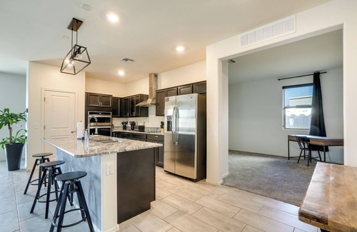 Glendale House | Sunny Arizona Escape w/Patio, Grill & Fireplace!