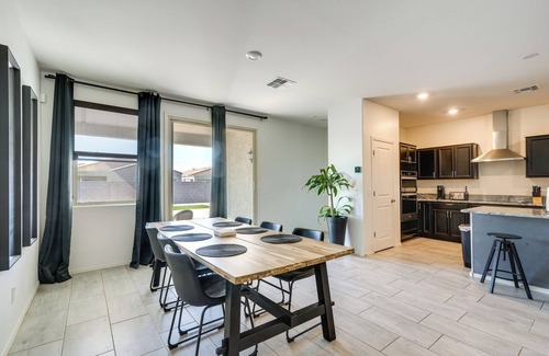 Glendale House | Sunny Arizona Escape w/Patio, Grill & Fireplace!