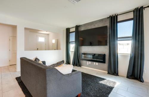 Glendale House | Sunny Arizona Escape with Patio, Grill and Fireplace!