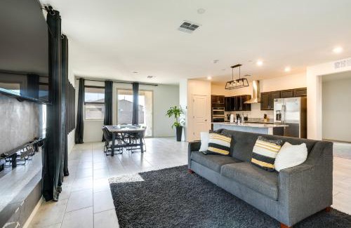 Glendale House | Sunny Arizona Escape with Patio, Grill and Fireplace!