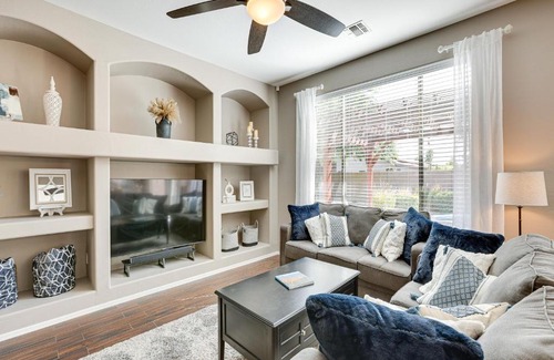 Litchfield Manor House | Sunny Arizona Getaway with Heated Pool and Patio!