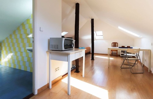 Santa Isabel Apartment | Sunny Attict Loft by Homing
