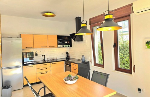 Ishem Apartment | Sunny Beach Apartments 300