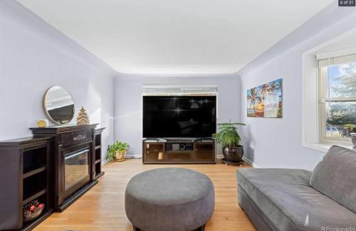 Scenic Heights House | Sunny Beach House of Olde Town Arvada