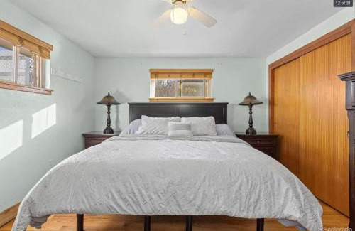 Scenic Heights House | Sunny Beach House of Olde Town Arvada
