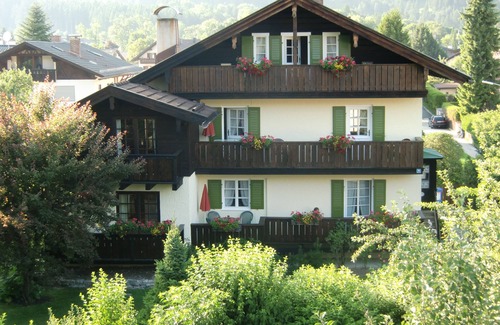 Garmisch-Partenkirchen Apartment | Sunny, bright "Holiday apartment 2" in a quiet, central location