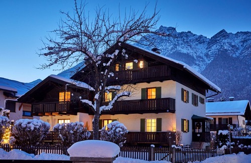 Garmisch-Partenkirchen Apartment | Sunny, bright "Holiday apartment 2" in a quiet, central location