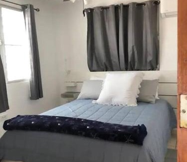 Cangrejo Arriba Apartment | Sunny breeze 2 bed apt airport and beaches are close
