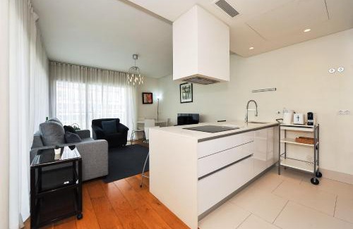 Santo Antonio Apartment | Sunny & Bright Amoreiras - Checkinhome