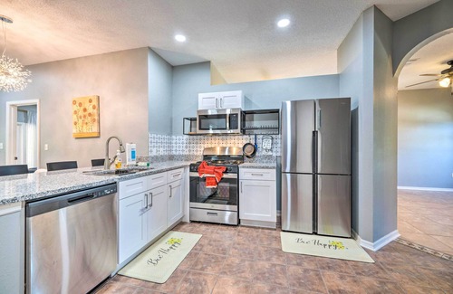 Four Corners House | Sunny Clermont Retreat w/Lanai: 12 Mi to Disney!
