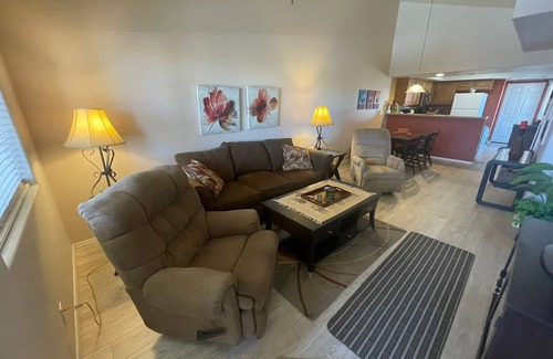 Apache Junction Condo | Sunny condo with pool, spa & Superstition Mountain view. Hiking, golfing & more.