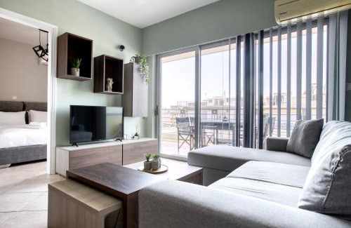 Kolokinthou Apartment | Sunny & cosy apt with balcony in Peristeri!