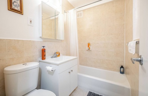 Midtown Toronto Apartment | Sunny cozy 1 bedroom in Downtown Toronto