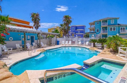 Sand Point House | Sunny Daze 690SP Home