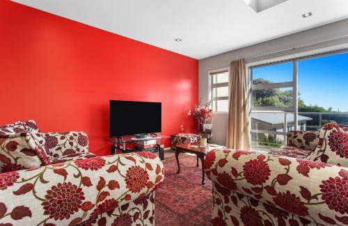 Ohope House | Sunny Daze - Ohope Beach Holiday Home