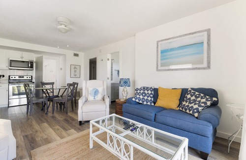 Sea Dunes Condo | Sunny Daze Sea Dunes Townhome - Pool - Green Turtle B6 Down