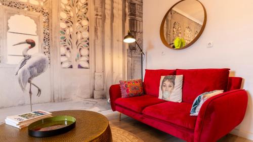 Sao Bento Apartment | Sunny Design Apt in Praça das Flores by LovelyStay