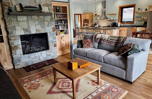 Thayerville House | Sunny Escape 2 - A new era for a familiar lake front home