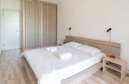 Trakata Apartment | Sunny flat with pool