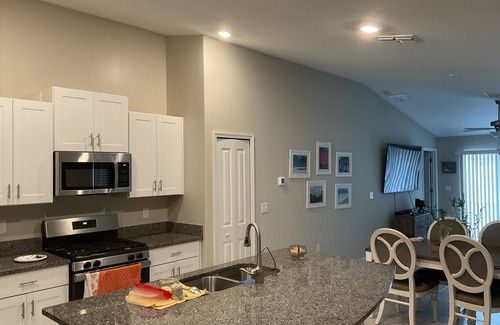 Balm House | Sunny Florida winters