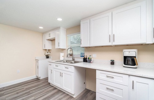 Broadview Manor House | Sunny Fort Myers Getaway