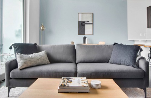 Golden Triangle Apartment | Sunny Golden Triangle 1BR w/ Gym & Pool nr Art Museum, by Blueground
