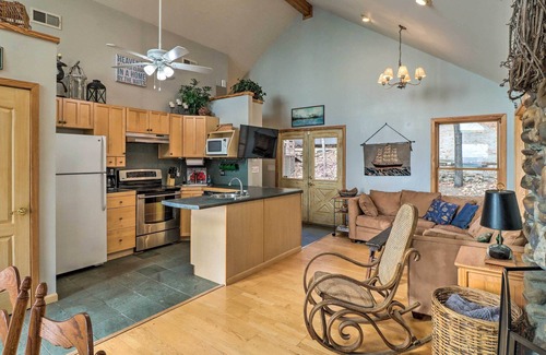 Edgemont House | Sunny Greers Ferry Lake Home, 6 Mi to Marina