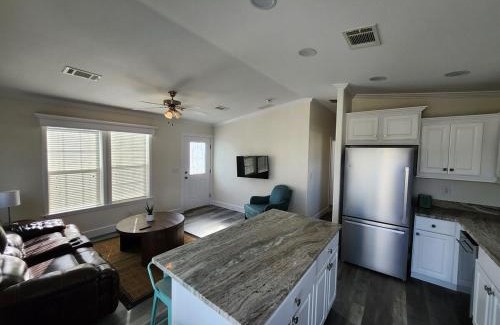 Fort Myers Beach House | Sunny Gulf Coast Getaway-Near Beach-Shared Pool!
