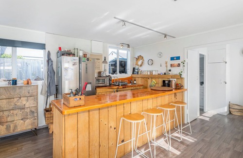 Whangamata House | Sunny Hideaway - Whangamata Holiday Home