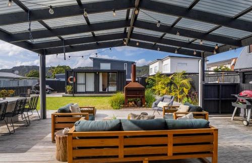 Whangamata House | Sunny Hideaway - Whangamata Holiday Home